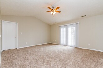 148 Meadow Glen Dr in Avon, IN - Building Photo - Building Photo