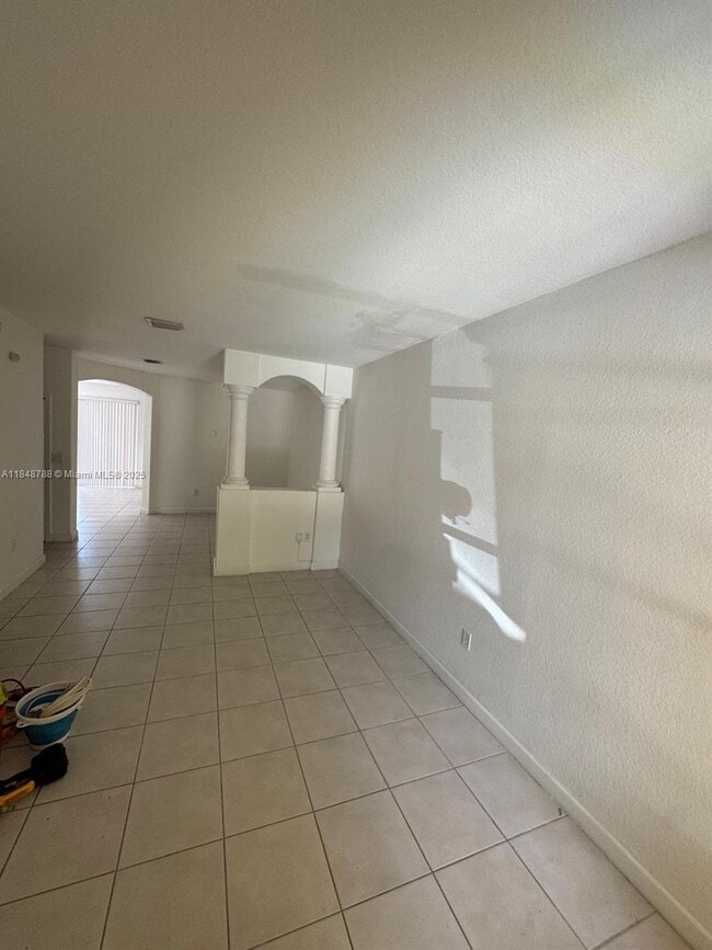 15071 SW 9th Ln in Miami, FL - Building Photo - Building Photo