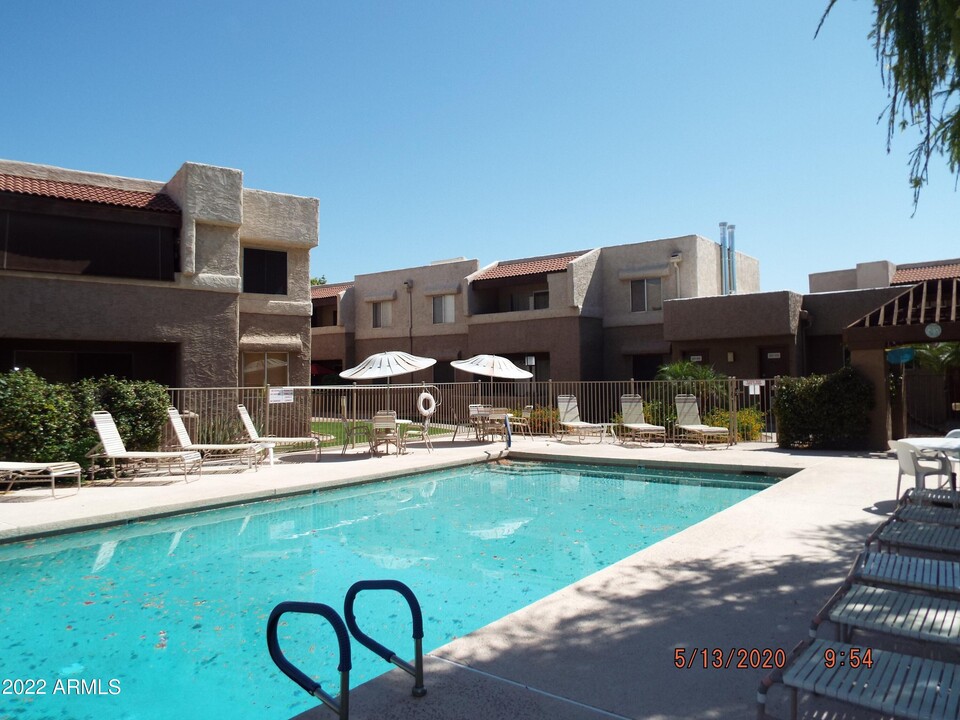 4554 N Paradise Vlg Pkwy S in Phoenix, AZ - Building Photo