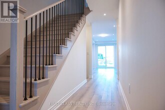 24 Kamper Ave in Richmond Hill, ON - Building Photo - Building Photo