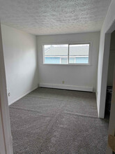 4027 E 8th Ave in Anchorage, AK - Building Photo - Building Photo