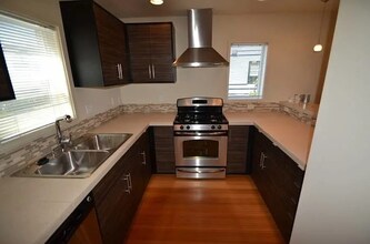 5227 38th Ave SW in Seattle, WA - Building Photo - Building Photo