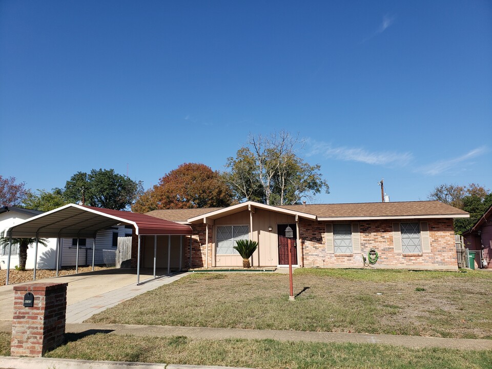 4143 Judivan in San Antonio, TX - Foto de edificio