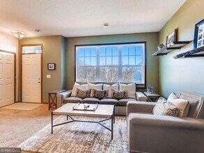 3309 Hazel Trail in Woodbury, MN - Building Photo - Building Photo