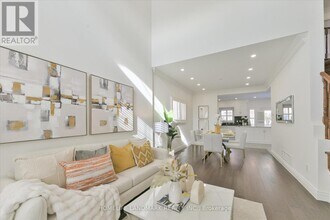 27 Alpine Crescent in Richmond Hill, ON - Building Photo - Building Photo
