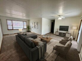 2504 Spruce Dr in Loveland, CO - Building Photo