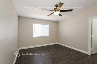 639 Stonehurst Dr in North Las Vegas, NV - Foto de edificio - Building Photo