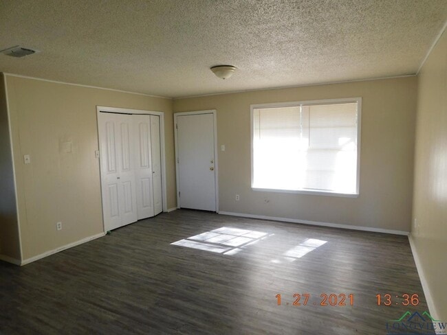 605 Circle Dr in Hallsville, TX - Building Photo - Building Photo