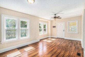 826 Washburn Ave in Kalamazoo, MI - Building Photo - Building Photo