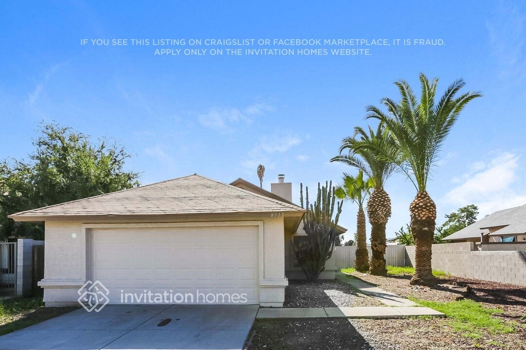 8917 W Indianola Ave in Phoenix, AZ - Foto de edificio