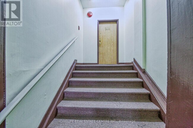 223 Jameson Ave in Toronto, ON - Building Photo - Building Photo