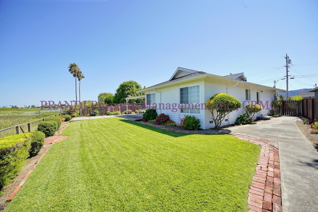 309 Montego Key in Novato, CA - Building Photo
