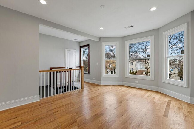 3847 W School St in Chicago, IL - Building Photo - Building Photo