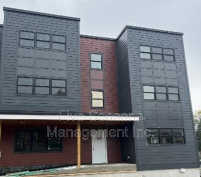 property at 199 King St
