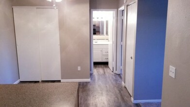 2323 Shoreland Ave in Toledo, OH - Building Photo - Building Photo