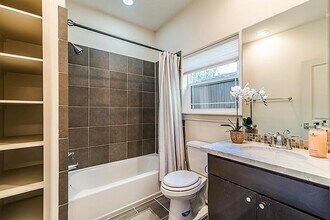 1910 Summer St in Houston, TX - Building Photo - Building Photo