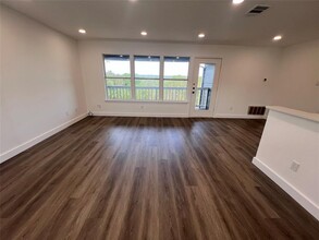 450 Shady Bluff Dr-Unit -4 in Wimberley, TX - Building Photo - Building Photo