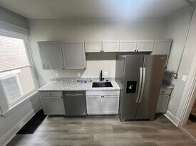 238 Helen St in Cincinnati, OH - Building Photo