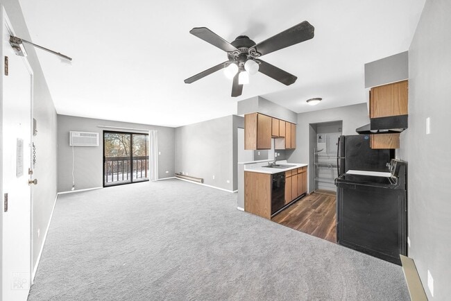 651 S Virginia Rd in Crystal Lake, IL - Building Photo - Building Photo