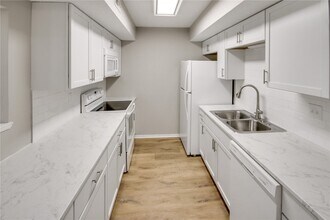 321 Shirley Ridge Dr in St. Charles, MO - Building Photo - Building Photo