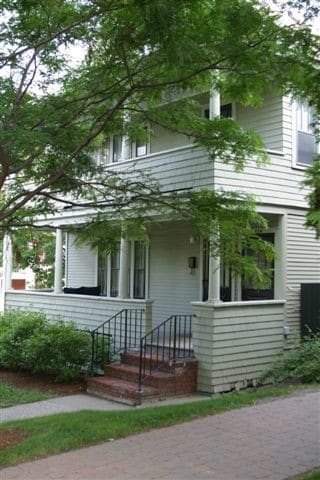 334 College St, Unit 332 in Burlington, VT - Building Photo - Building Photo