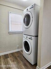 30 Woodland Dr, Unit 1st fl in Greenwich, CT - Building Photo - Building Photo
