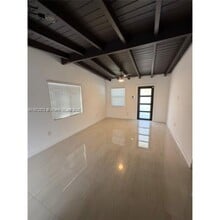4910 SW 98th Avenue Rd in Miami, FL - Foto de edificio - Building Photo