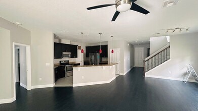 1617 Sapphire Star Dr in Oviedo, FL - Building Photo - Building Photo