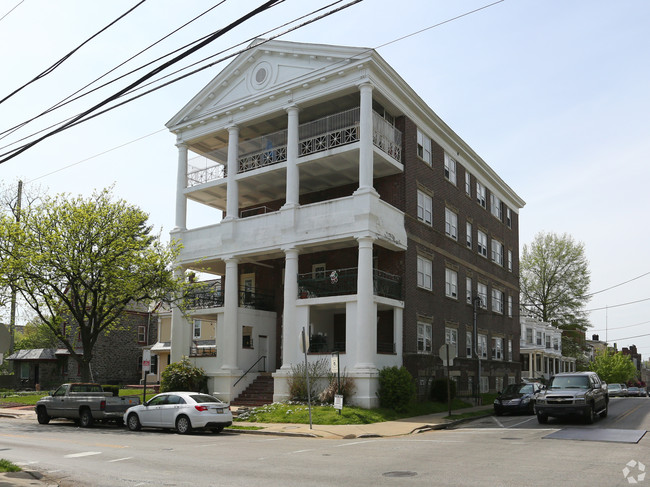 301 W School House Ln in Philadelphia, PA - Building Photo - Building Photo