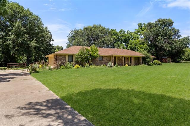 2360 Waketon Rd in Flower Mound, TX - Foto de edificio