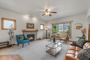 407 Century Oak Dr in Waukesha, WI - Building Photo