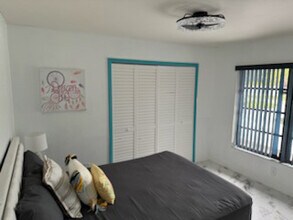 201 SW 8th St in Cape Coral, FL - Foto de edificio - Building Photo