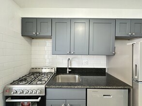 6715 N California Ave in Chicago, IL - Foto de edificio - Building Photo