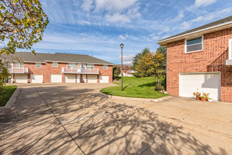 Idyllbrook Village Senior Living in Erie, PA - Foto de edificio - Building Photo