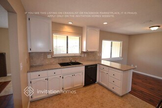 7337 Holworthy Way in Sacramento, CA - Building Photo - Building Photo