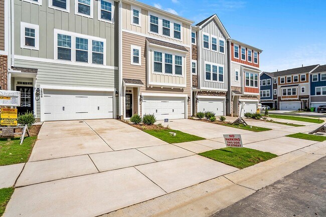 2804 Austin Fls Sta in Apex, NC - Building Photo - Building Photo