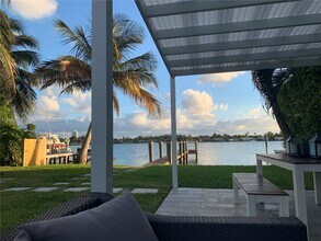 1360 Stillwater Dr in Miami Beach, FL - Building Photo - Building Photo