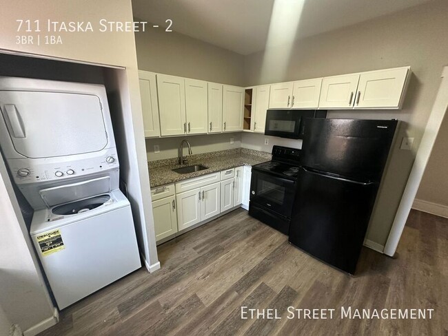 property at 711 Itaska St