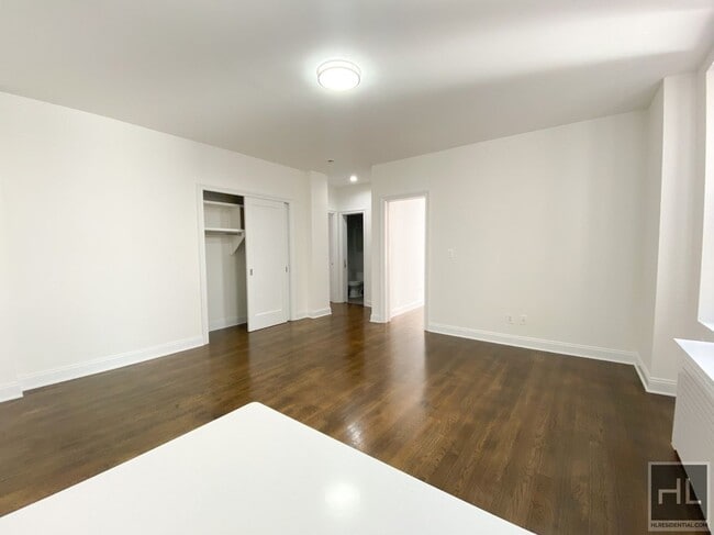 WEST 58 STREET in New York, NY - Building Photo - Building Photo