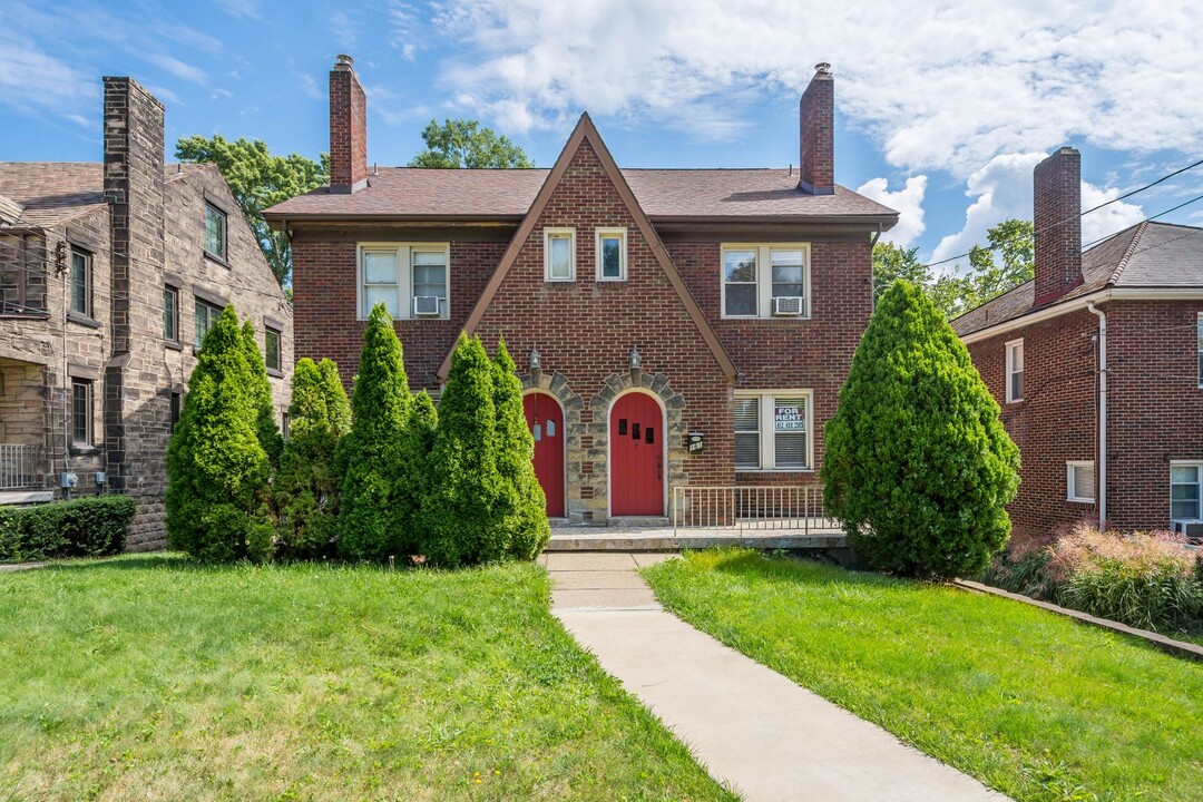 161 Morrison Dr in Pittsburgh, PA - Building Photo