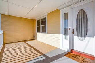 59 Oak St in Harrison, NY - Building Photo - Building Photo