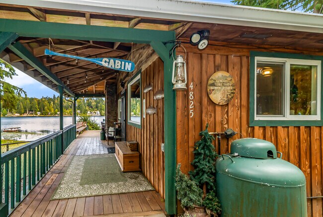 4825 Lerch Rd in Snohomish, WA - Building Photo - Building Photo