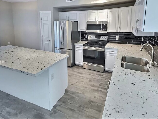 property at 18250 N Cave Creek Rd