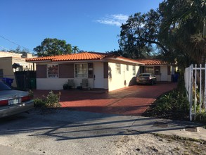 2424 NW 15th St in Miami, FL - Building Photo - Other