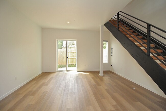 2516 NE Flanders St in Portland, OR - Building Photo - Building Photo