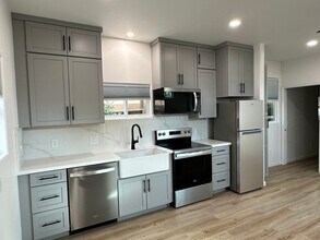 1410 Crown Way in Paso Robles, CA - Building Photo - Building Photo