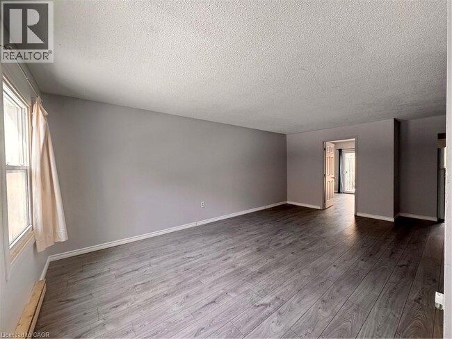 154 Westcourt Pl in Waterloo, ON - Building Photo - Building Photo