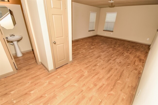 21607 S Werrington Way