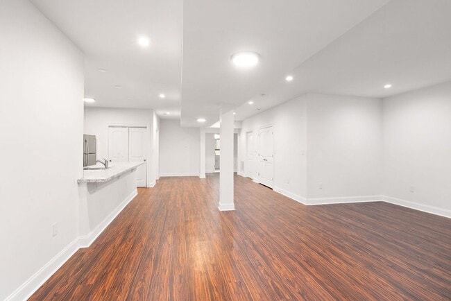 7202 Pine Dr in Annandale, VA - Building Photo - Building Photo