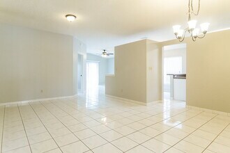 7930 Soft Pine Cir in Orlando, FL - Building Photo - Building Photo